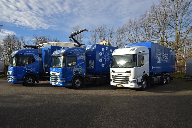 Prototypen "Maja" und "Willi" mit Diesel-Referenzfahrzeug, Ansicht rechts, © ika